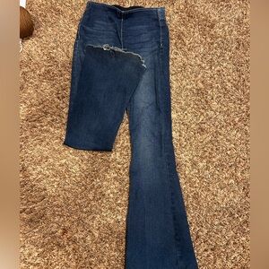 Size XS(1) No Boundaries flared pants. Blue in color. Still in good condition!